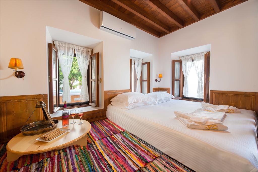 Villa Eftihia In Lindos ภายนอก รูปภาพ